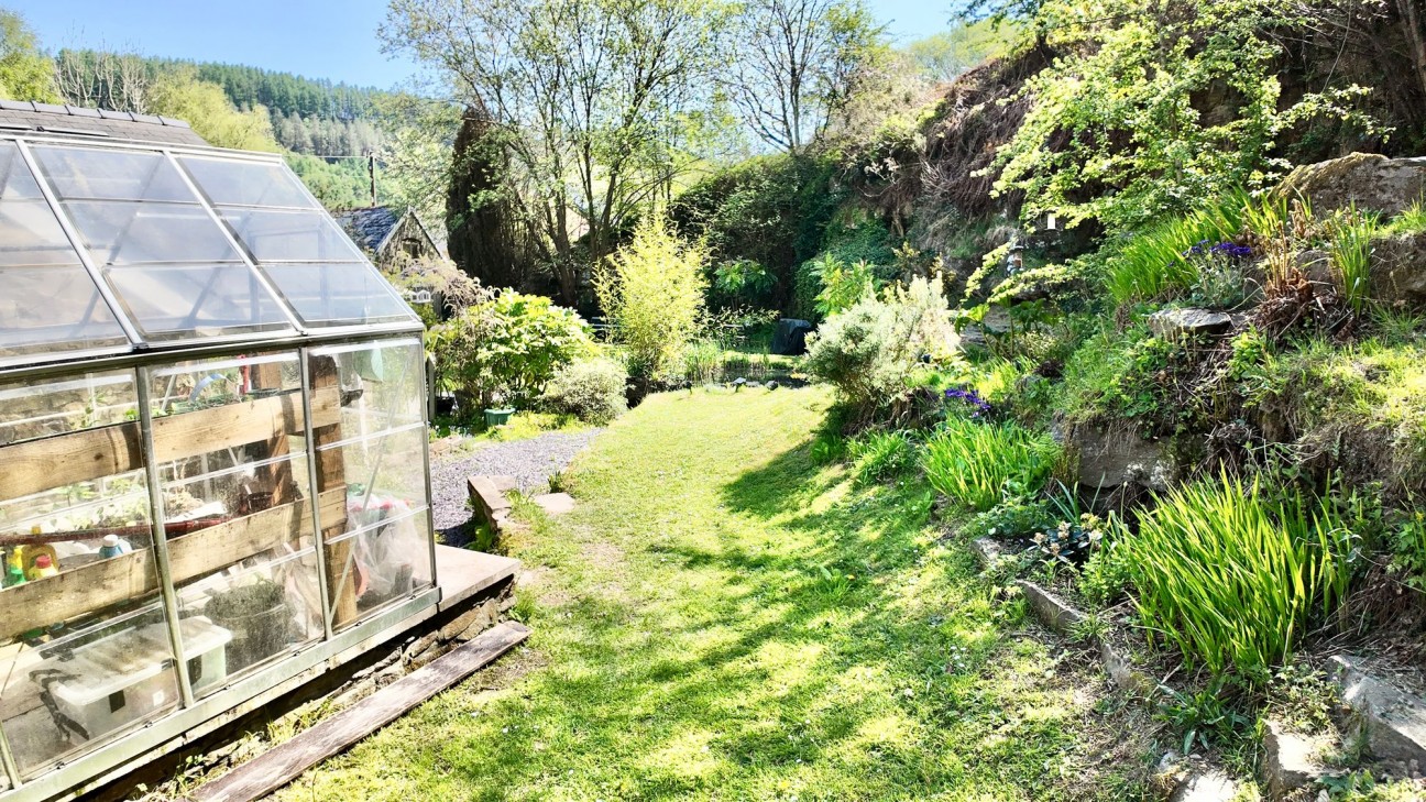 Railway Terrace, Hollybush, NP12