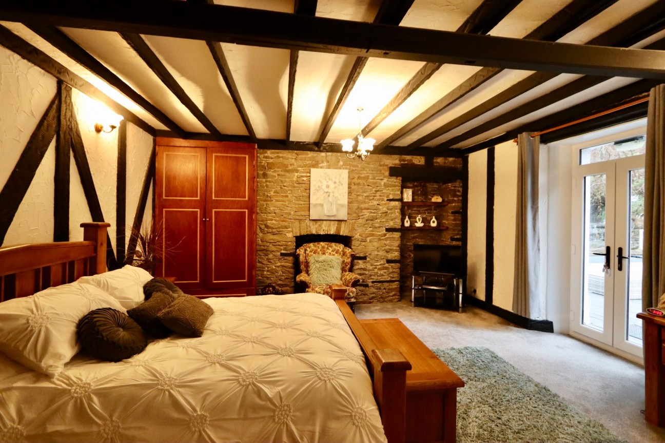 Railway Terrace, Hollybush, NP12