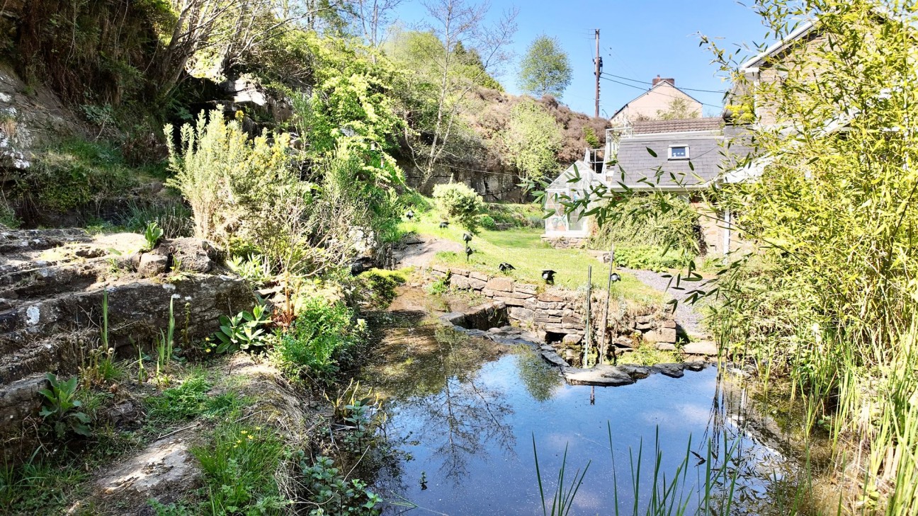Railway Terrace, Hollybush, NP12