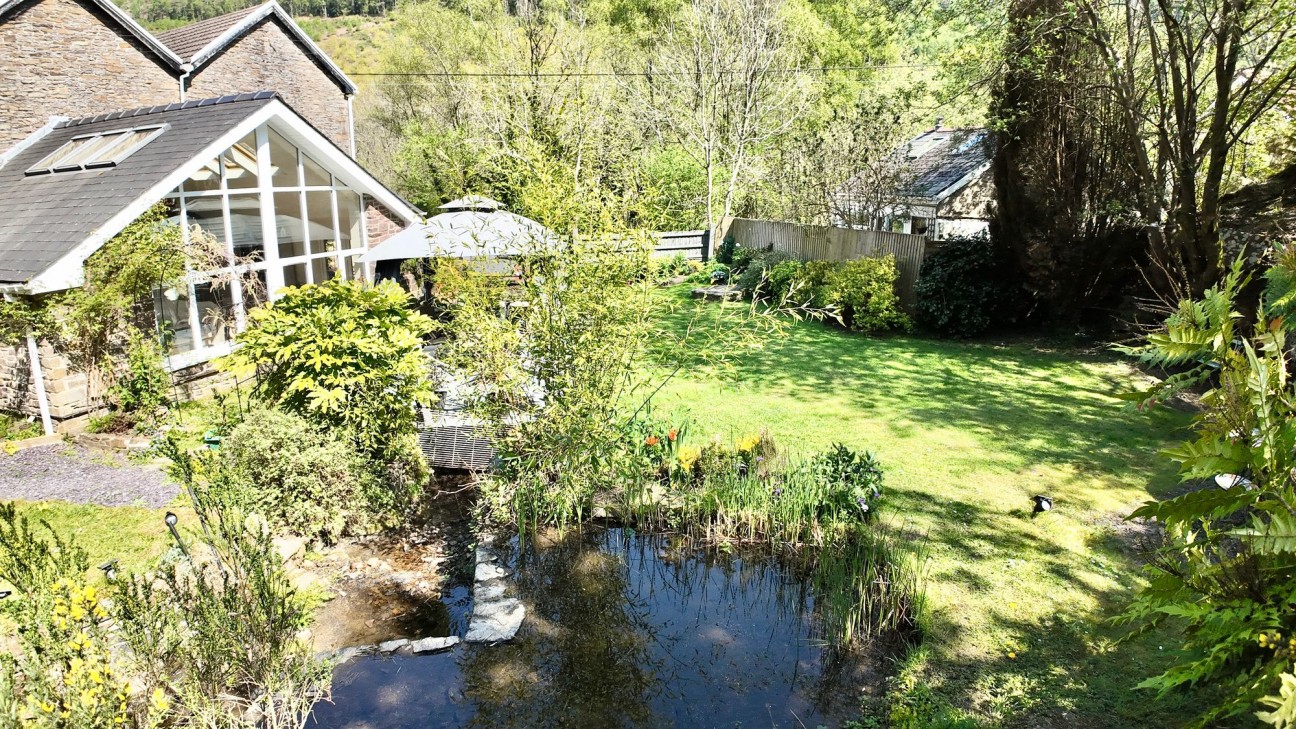 Railway Terrace, Hollybush, NP12