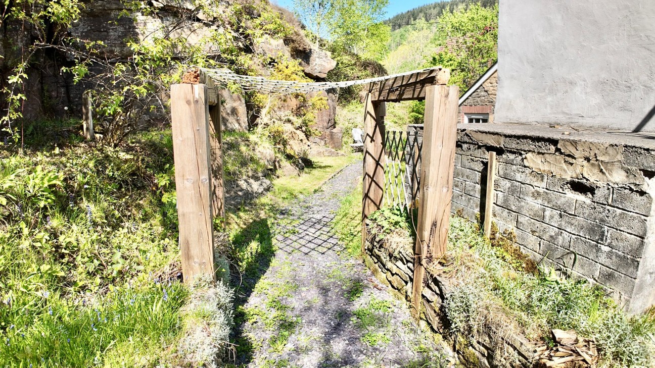 Railway Terrace, Hollybush, NP12