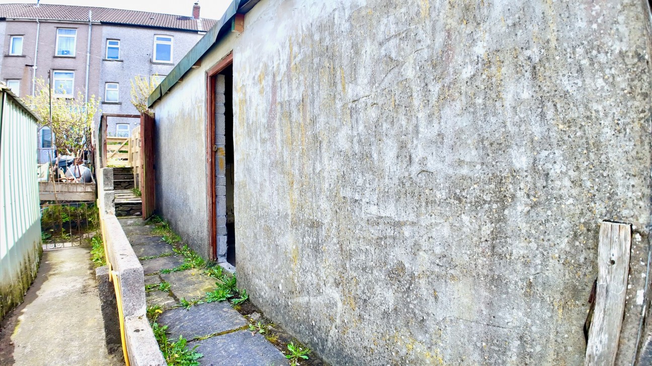 Gellideg Street, Maesycwmmer, CF82