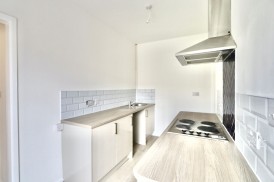 High Street, Fleur De Lis, NP12