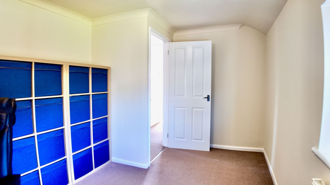 Montclaire Avenue, Blackwood, NP12