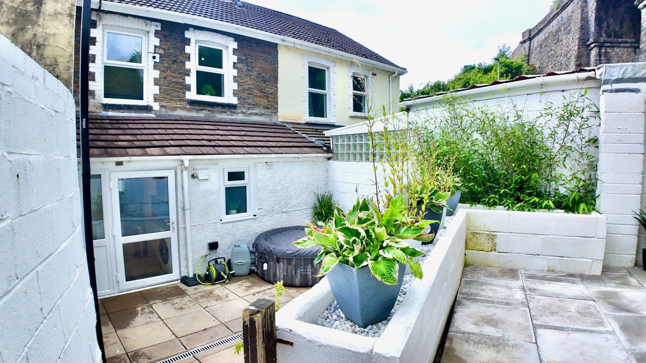 Bridge Street, Bargoed, CF81