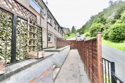 Hill Road, Pontlottyn, CF81