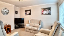 Willow Court, Newbridge, NP11