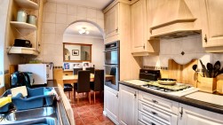 Willow Court, Newbridge, NP11