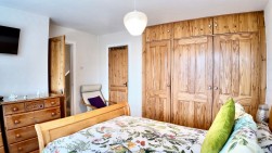 Willow Court, Newbridge, NP11