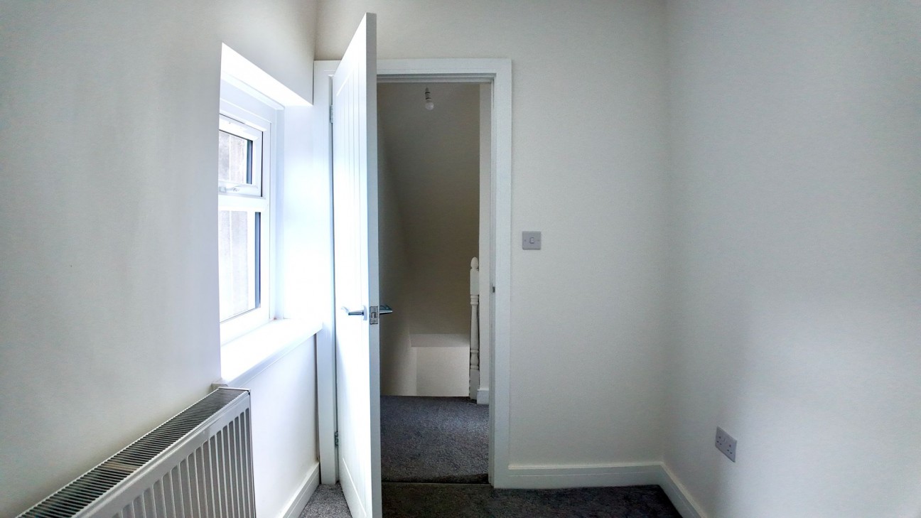 Alexandra Road, Six Bells, NP13