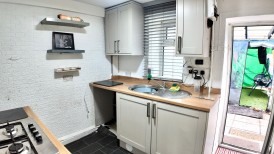 Lewis Square, Abercanaid, CF48