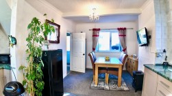 James Street, Markham, NP12