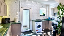 James Street, Markham, NP12