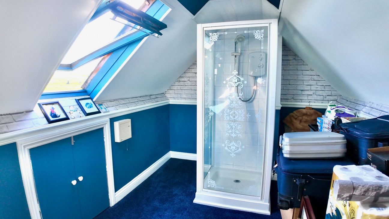 James Street, Markham, NP12