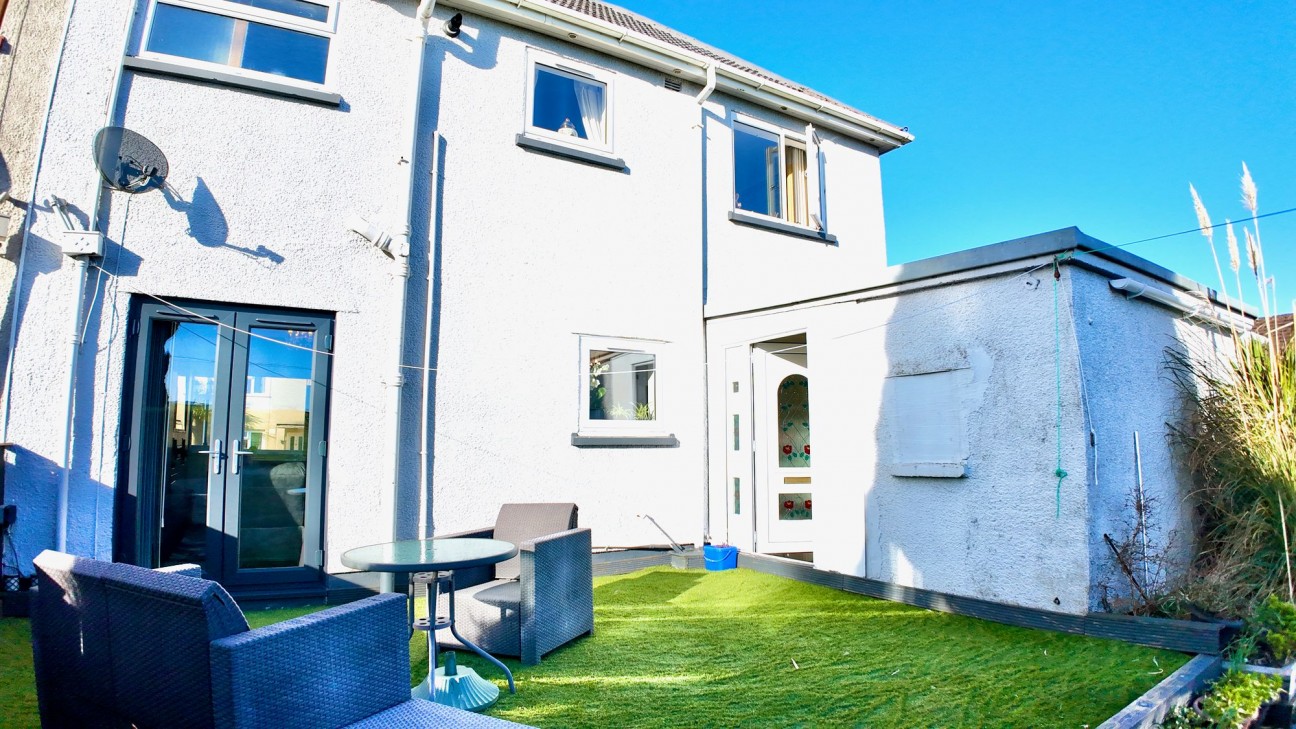 James Street, Markham, NP12