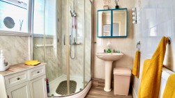 James Street, Markham, NP12