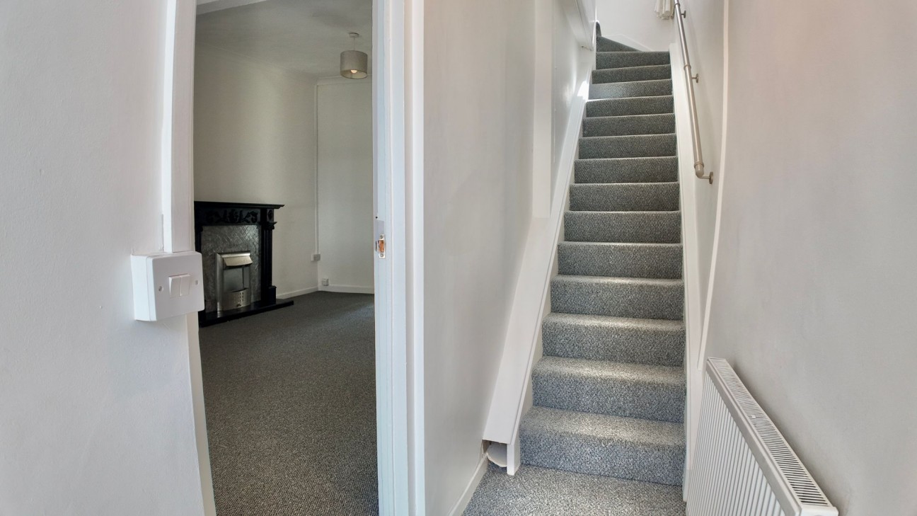 Whitting Street, Porth, CF39