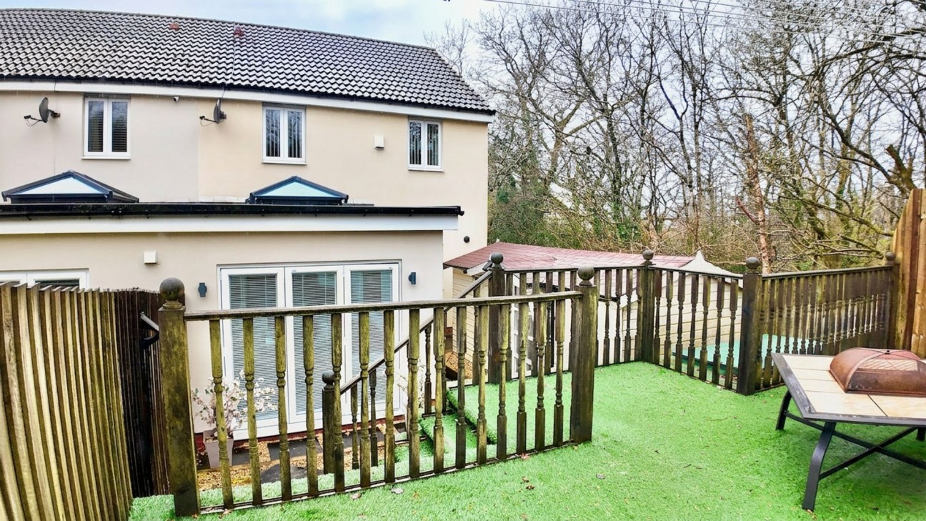 Tirfilkins Close, Pontllanfraith, NP12