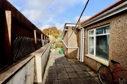 New Bryngwyn Road, Newbridge, NP11