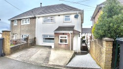 Farm Close, Oakdale, NP12