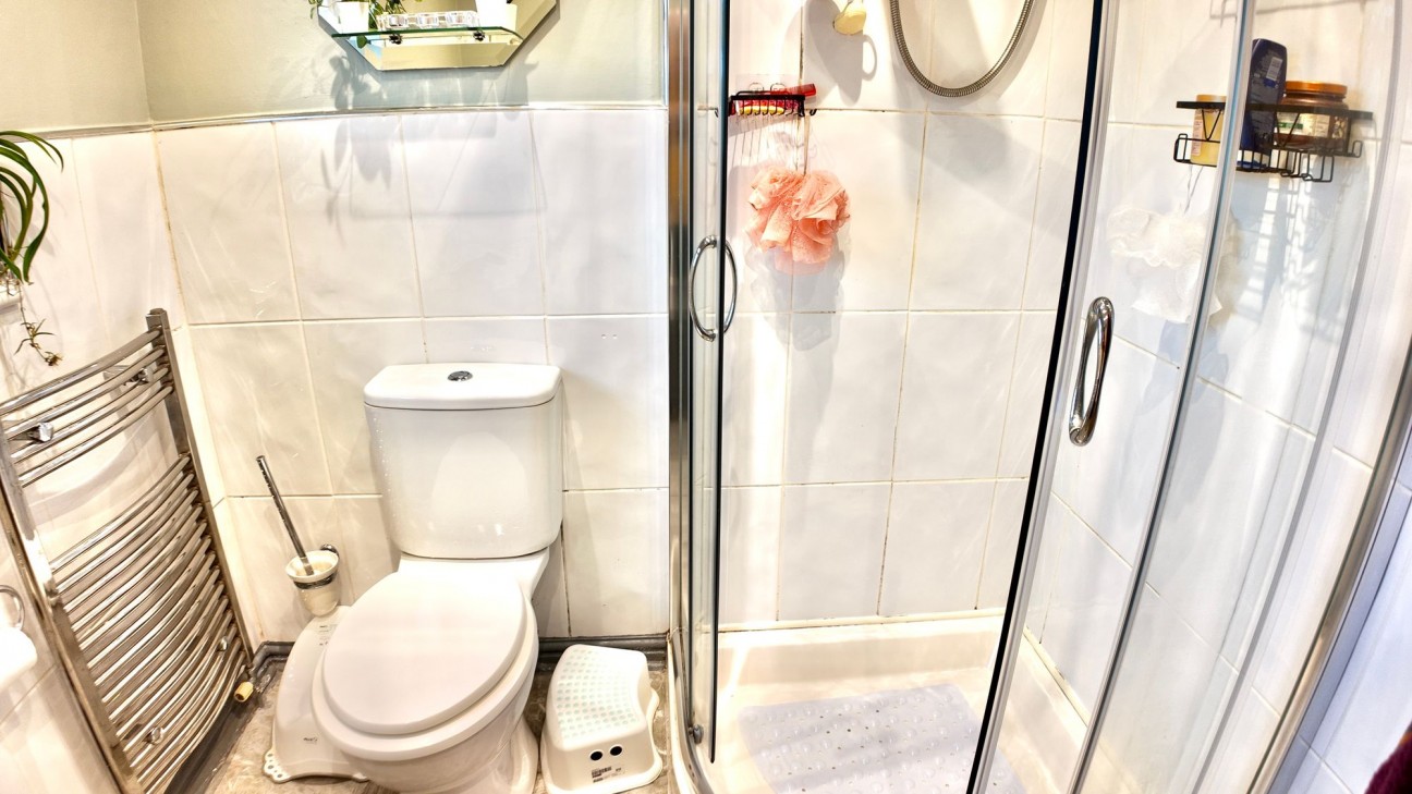 Farm Close, Oakdale, NP12