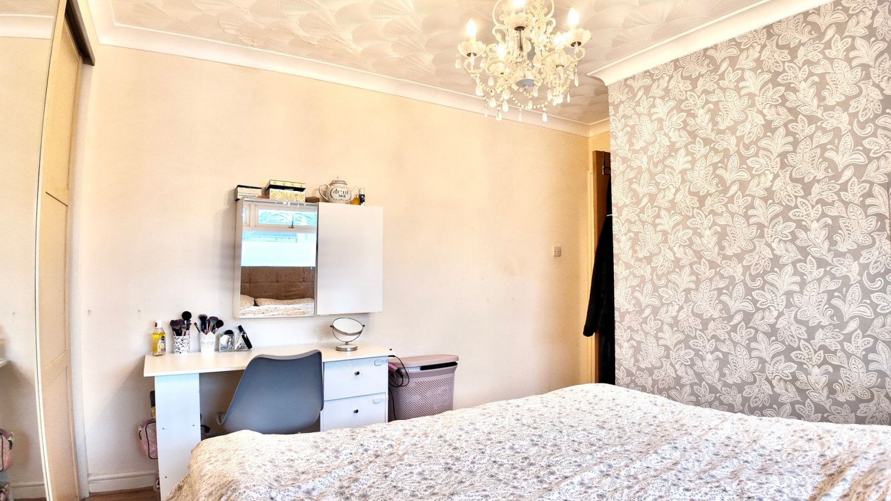 Farm Close, Oakdale, NP12