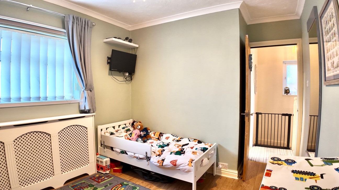 Farm Close, Oakdale, NP12