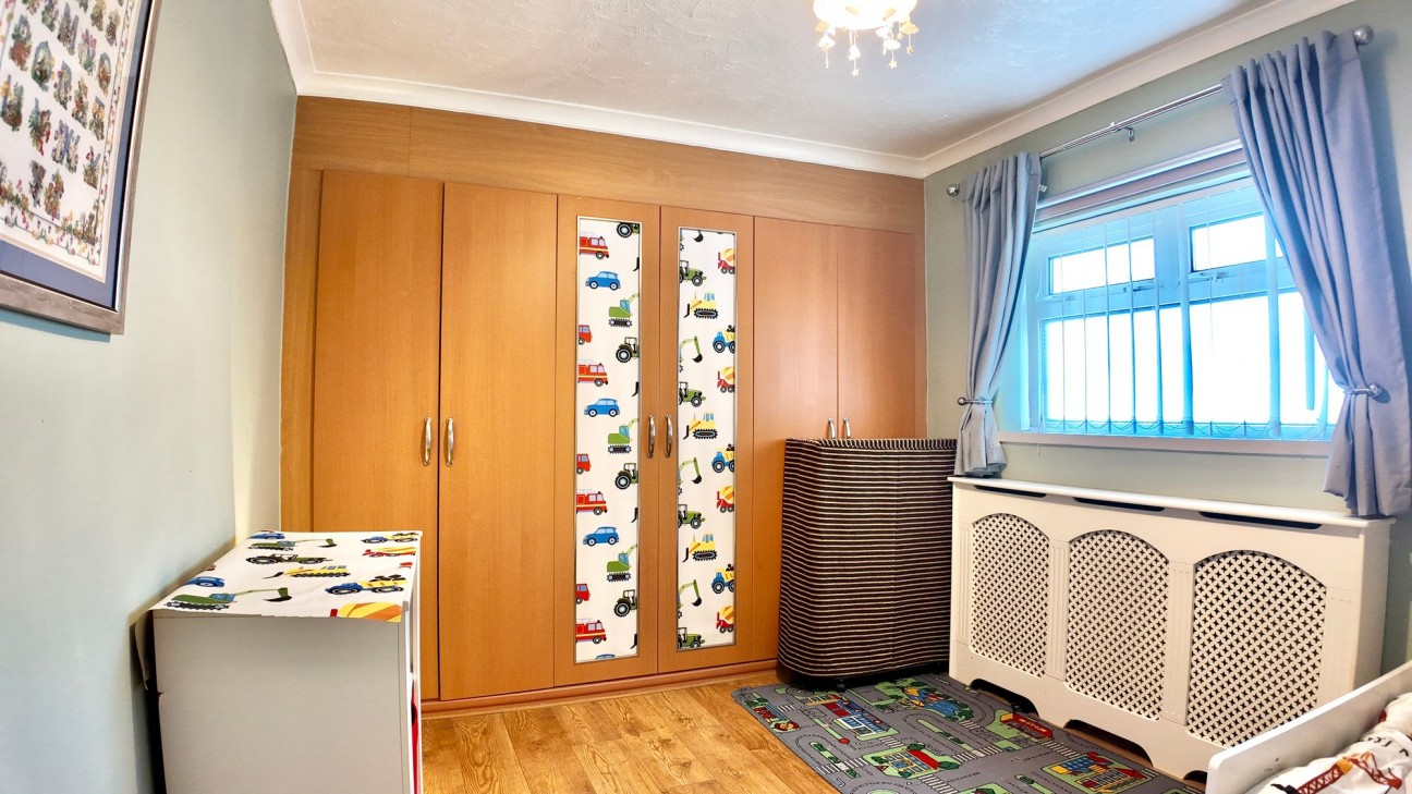 Farm Close, Oakdale, NP12