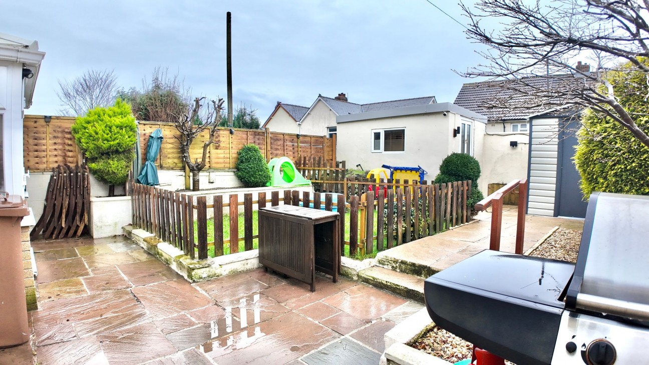 Farm Close, Oakdale, NP12