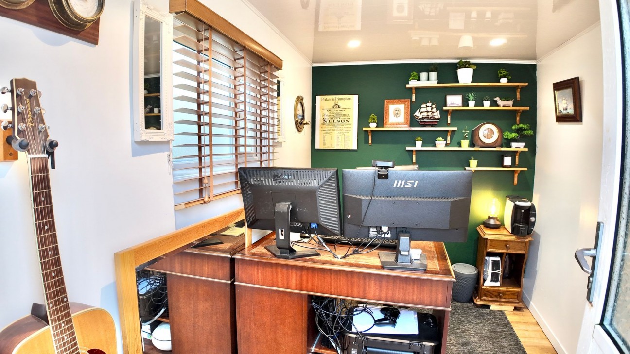 Farm Close, Oakdale, NP12