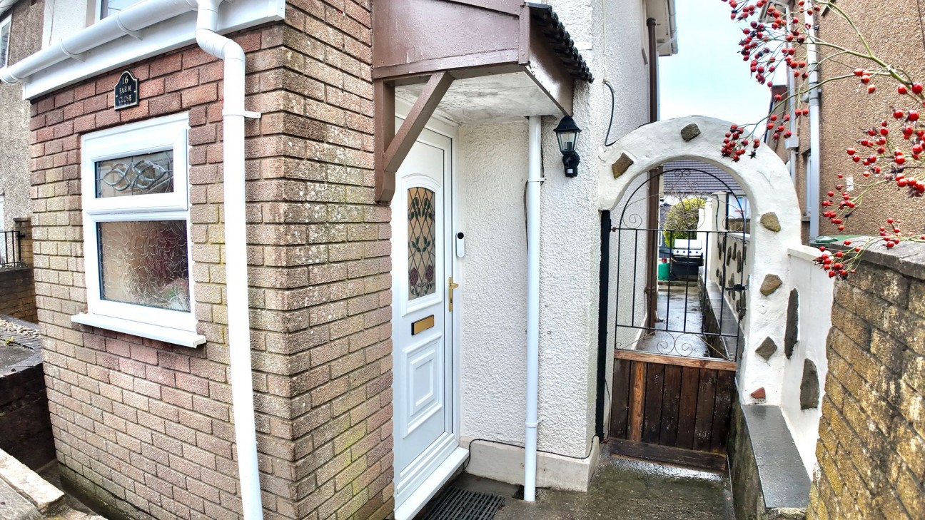 Farm Close, Oakdale, NP12