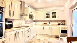 Farm Close, Oakdale, NP12