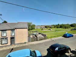 Cwrt Coch Street, Aberbargoed, CF81