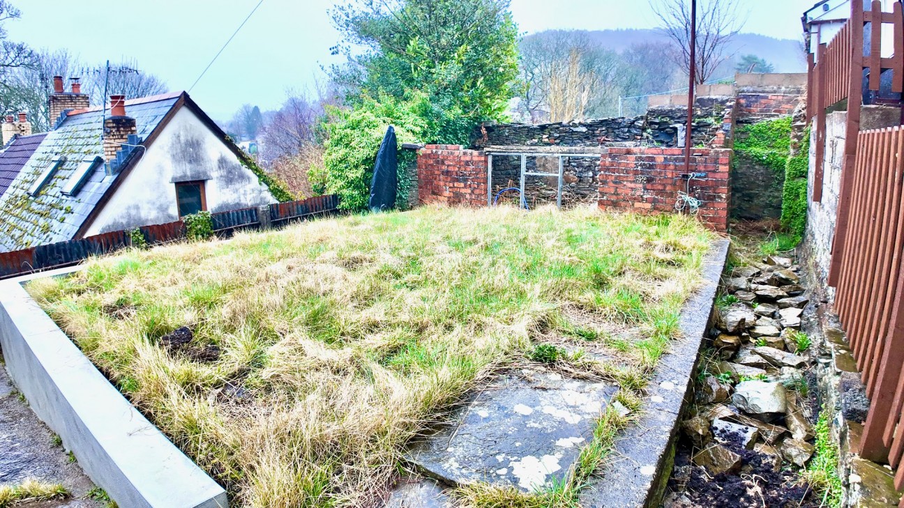 Hill Street, Abercarn, NP11