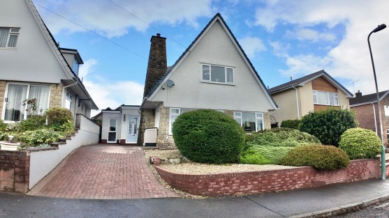 Chestnut Grove, Pontllanfraith, NP12