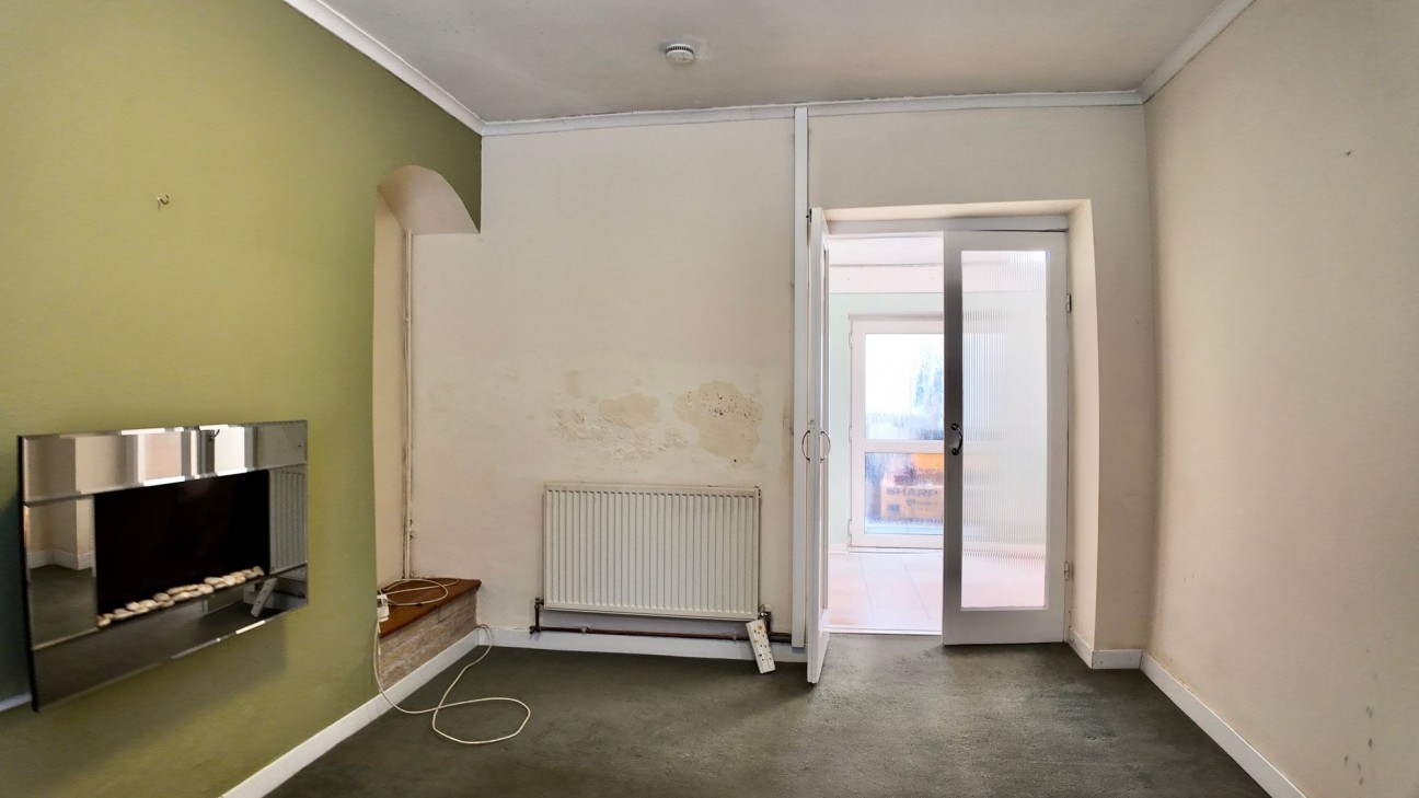 Twyncarn Road, Cross Keys, NP11