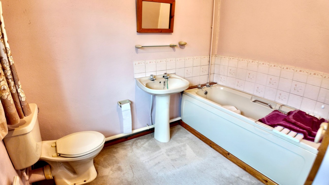 Twyncarn Road, Cross Keys, NP11