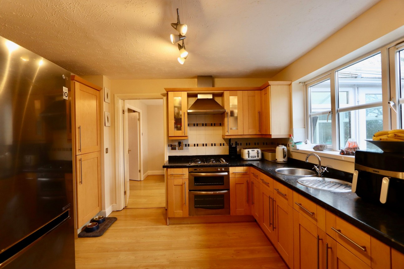 Tansy Close, Penpedairheol, CF82