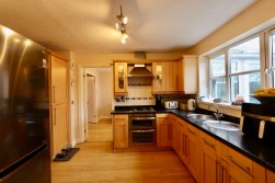 Tansy Close, Penpedairheol, CF82