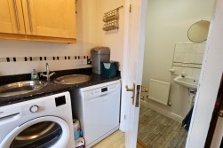 Tansy Close, Penpedairheol, CF82