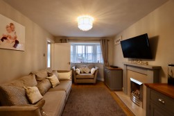 Tansy Close, Penpedairheol, CF82