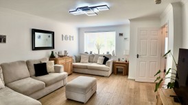 Valley Meadow Close, Newbridge, NP11