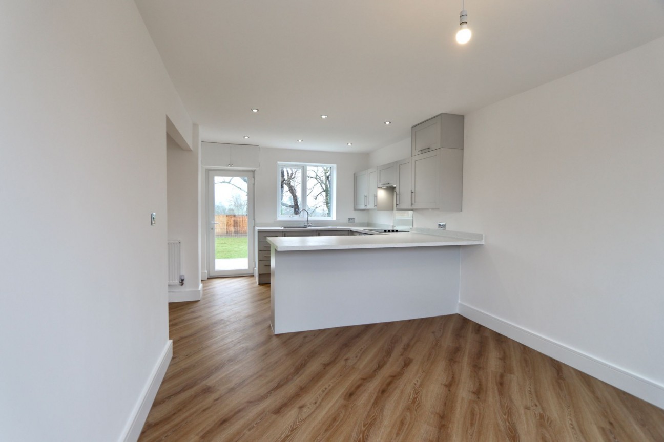 Gelligaer Road, Trelewis, CF46