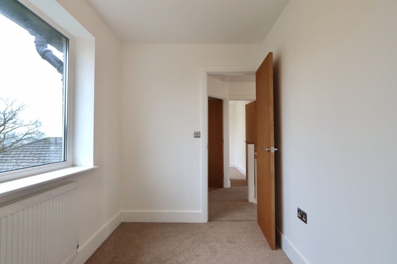 Gelligaer Road, Trelewis, CF46