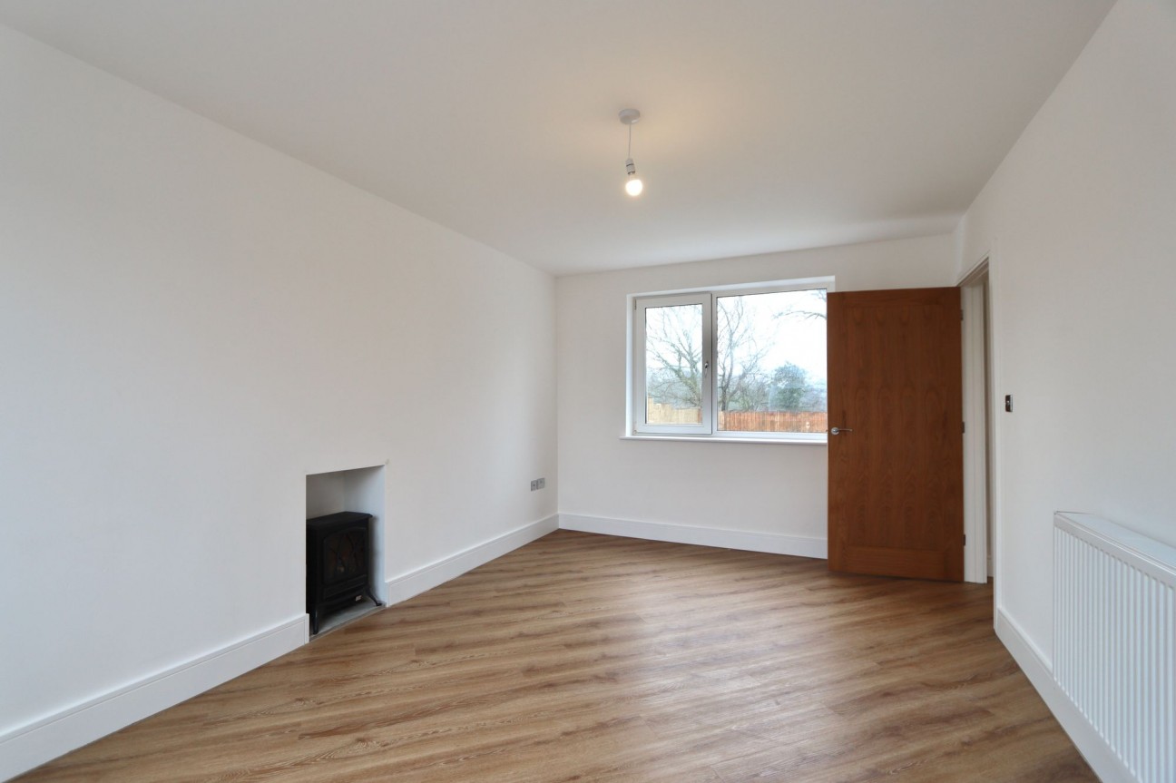 Gelligaer Road, Trelewis, CF46