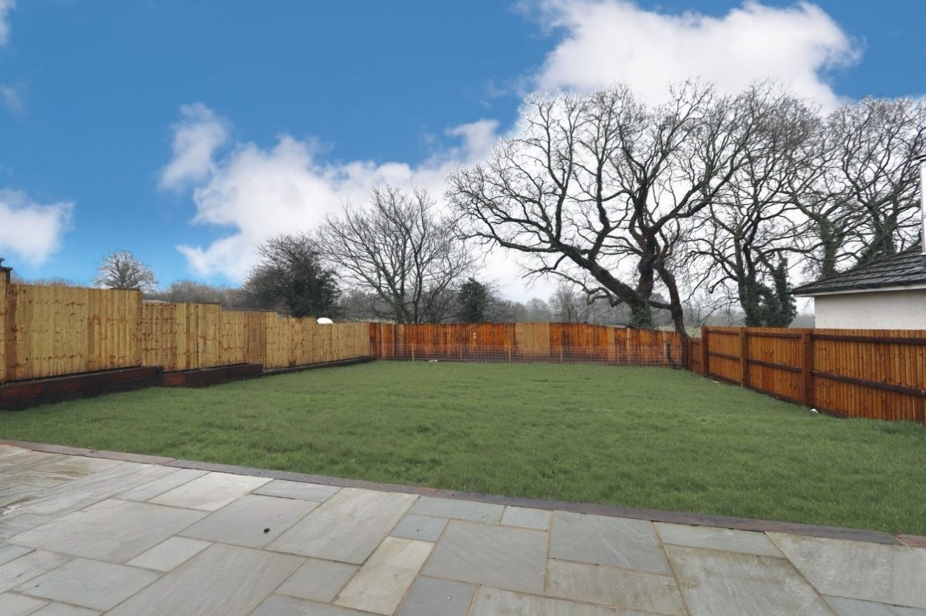 Gelligaer Road, Trelewis, CF46
