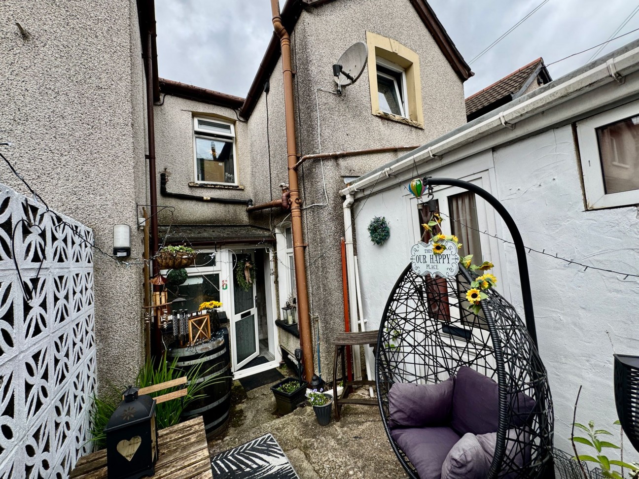 Lower Viaduct Terrace, Crumlin, NP11