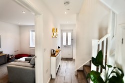 Oak Grove, Aberbargoed, CF81