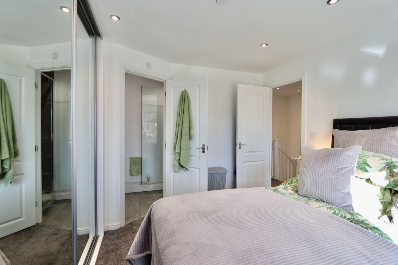 Oak Grove, Aberbargoed, CF81