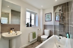 Oak Grove, Aberbargoed, CF81